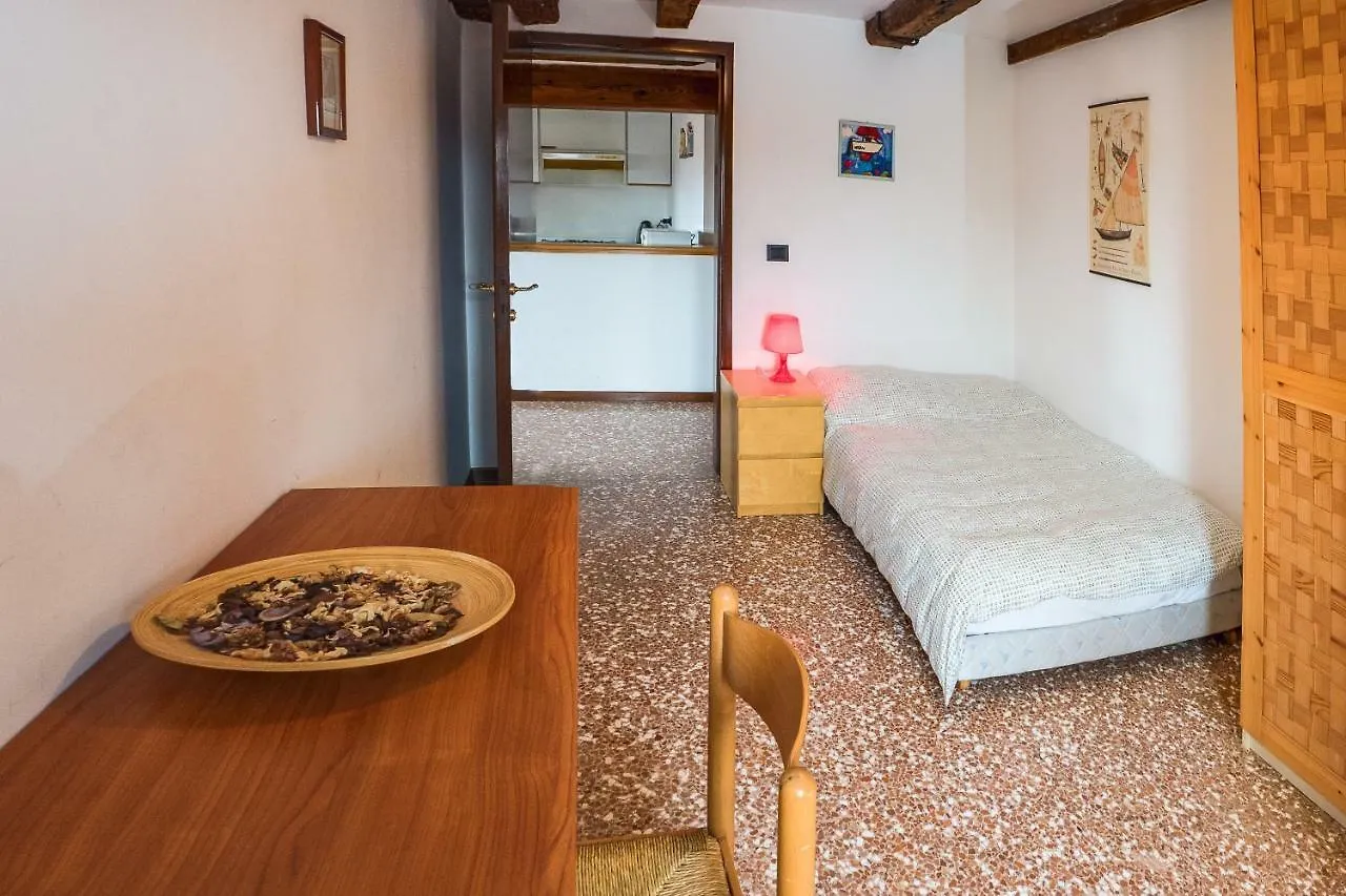 Apartment Ferienwohnung Finestra Su Venezia Italien